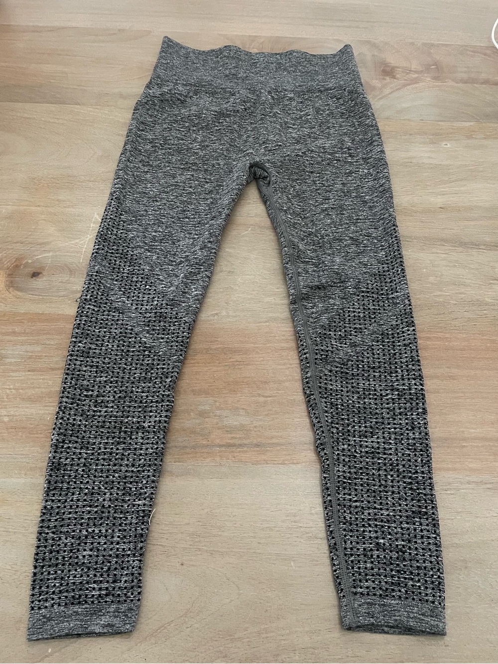 Mono B Heather Gray Textured Seamless Leggings